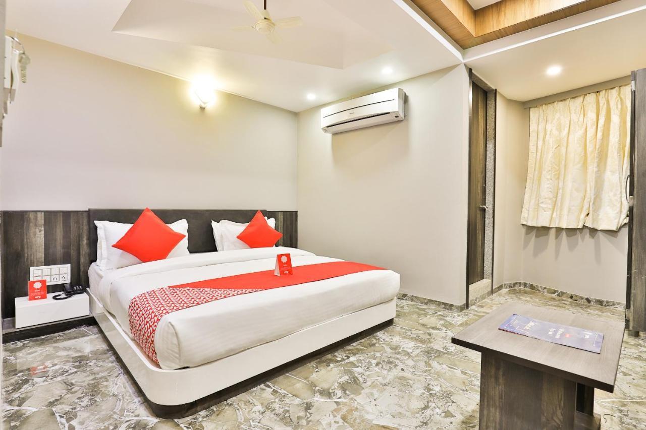 Oyo 10962 Hotel Om Balaji Naroda Exterior photo